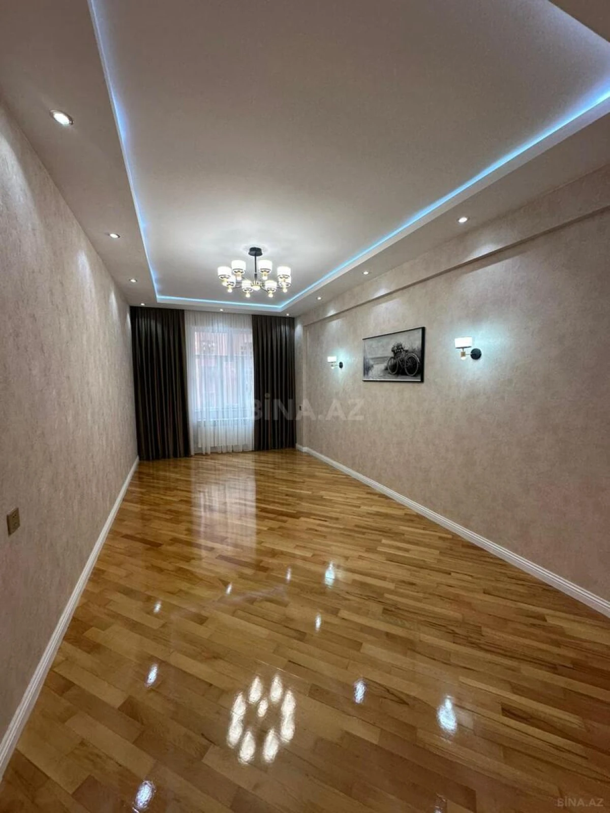 Satılır 3 otaqlı mənzil 130 m²