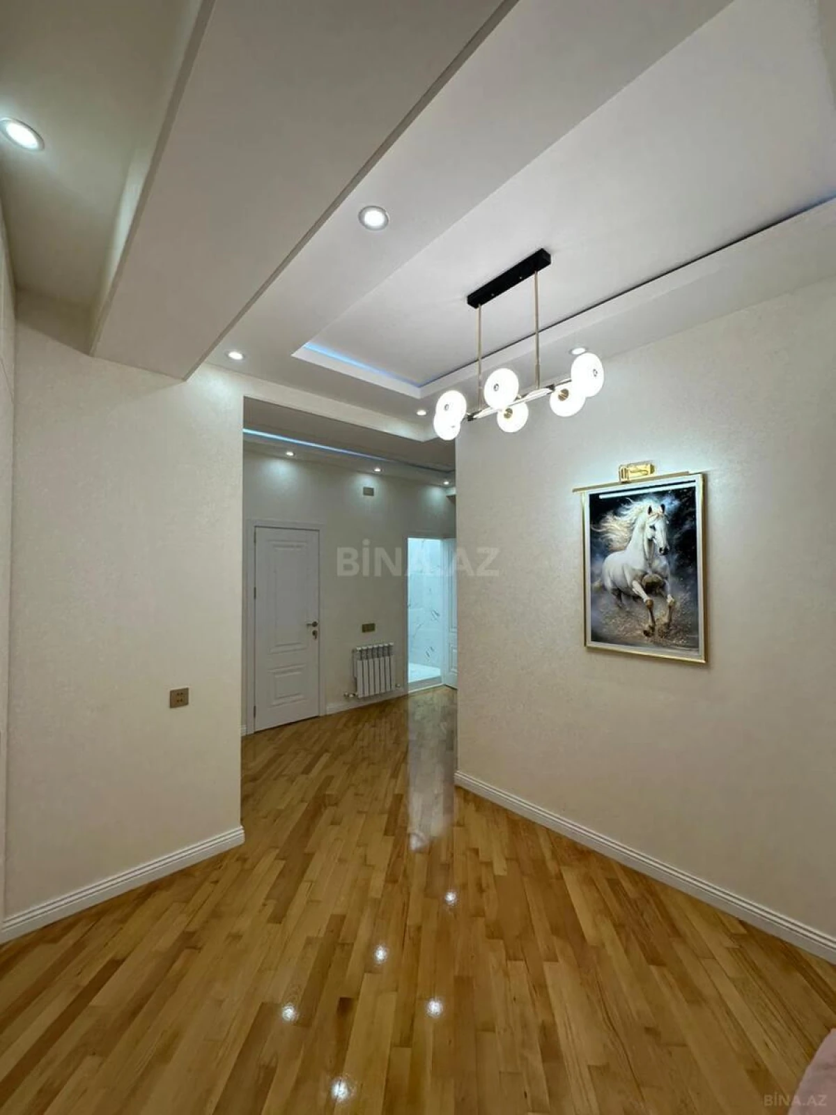 Satılır 3 otaqlı mənzil 130 m²