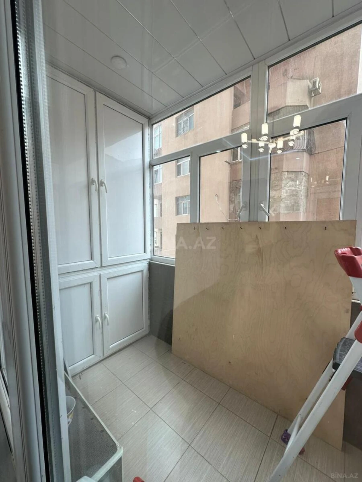 Satılır 3 otaqlı mənzil 130 m²