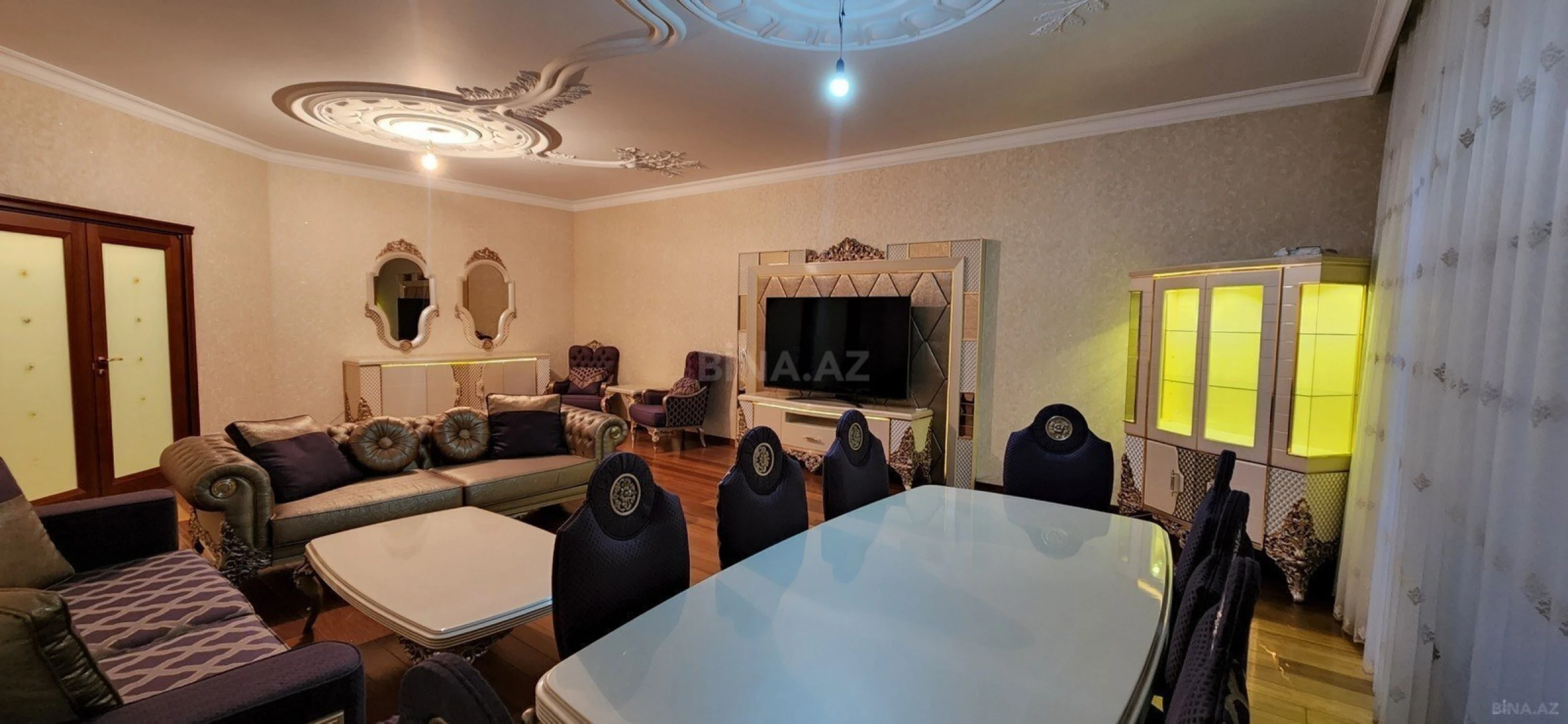 Satılır 5 otaqlı mənzil 250 m²