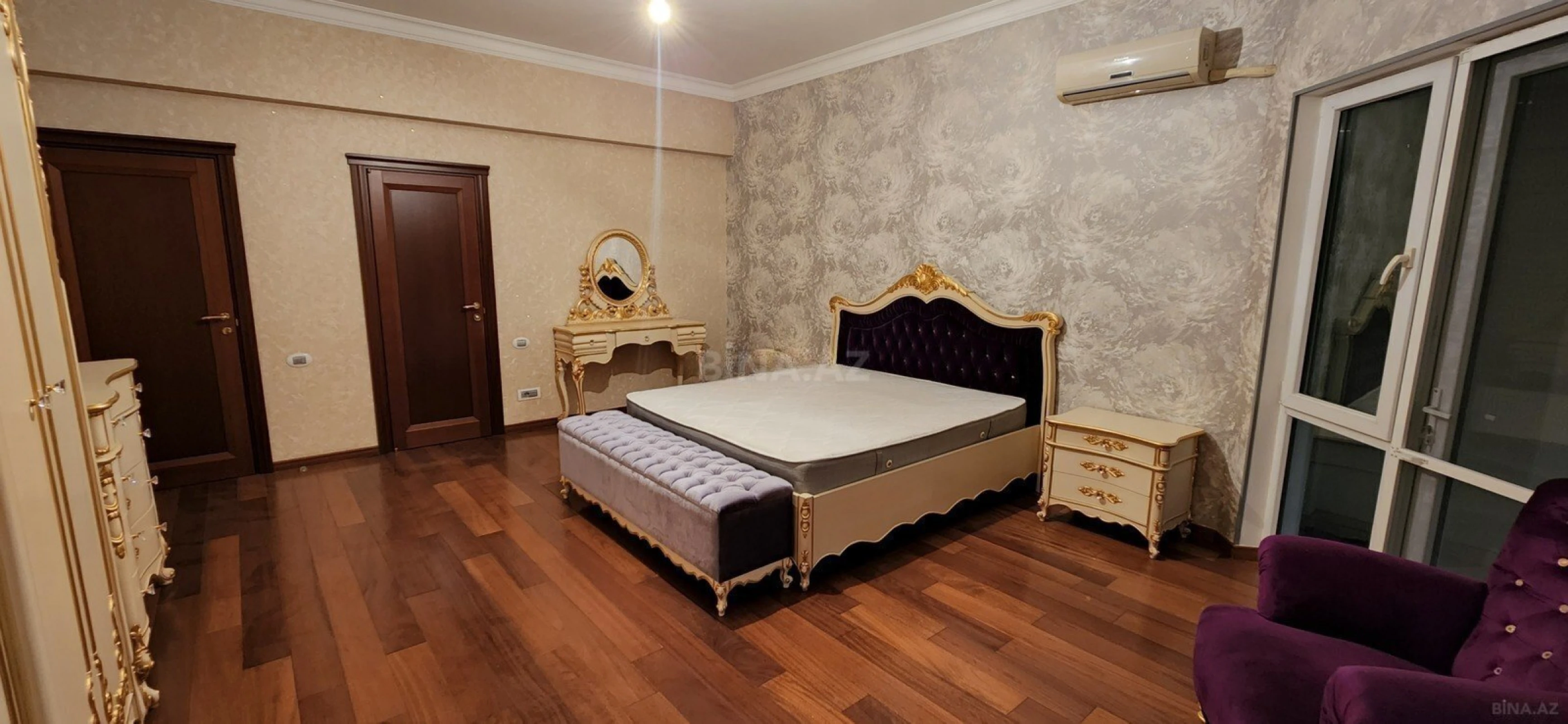 Satılır 5 otaqlı mənzil 250 m²