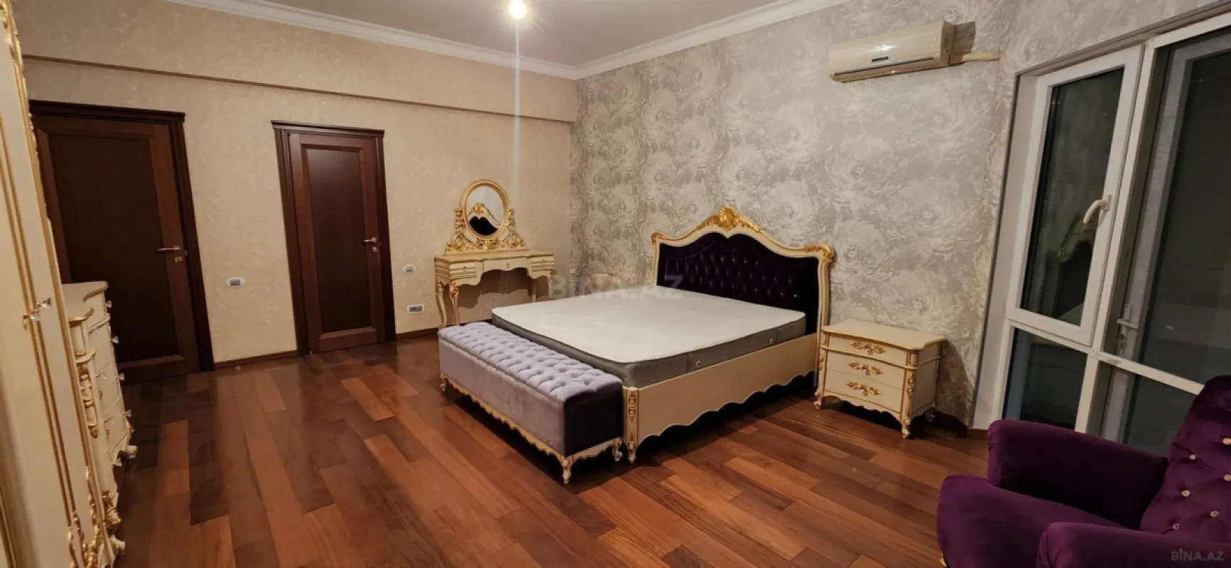 Satılır 5 otaqlı mənzil 250 m²