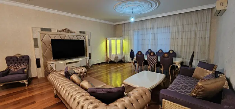 Satılır 5 otaqlı mənzil 250 m²
