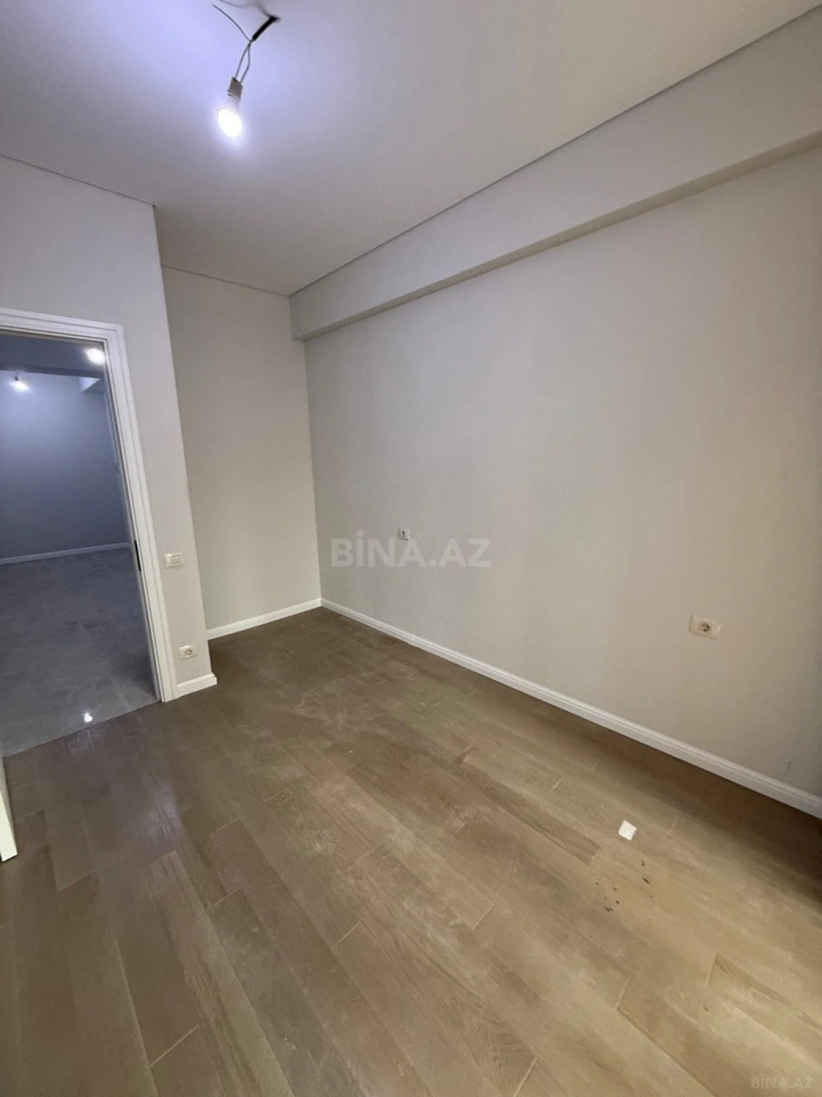 Satılır 4 otaqlı mənzil 107.7 m²