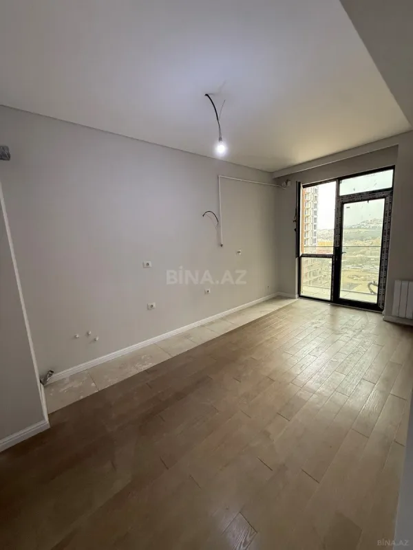 Satılır 4 otaqlı mənzil 107.7 m²