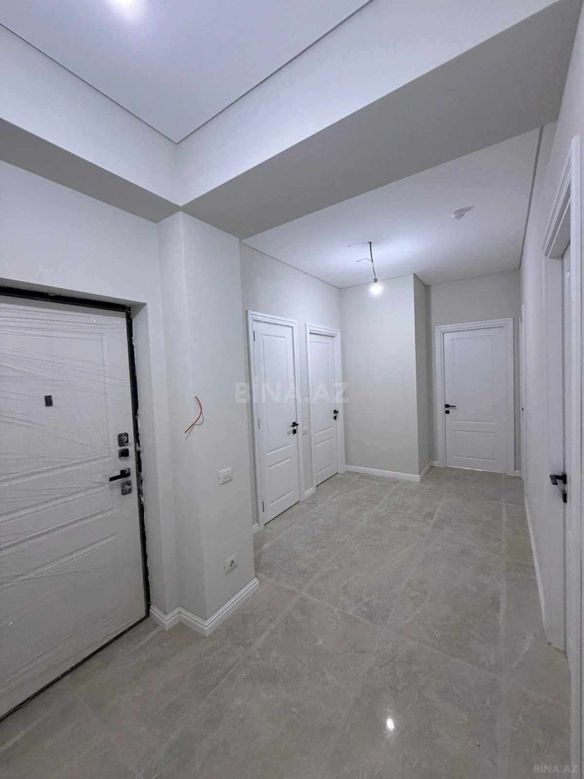 Satılır 4 otaqlı mənzil 107.7 m²