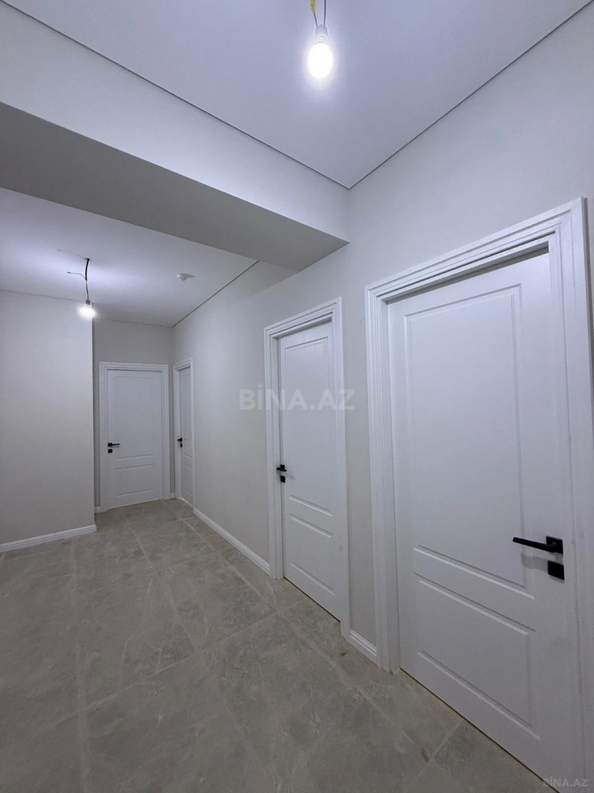 Satılır 4 otaqlı mənzil 107.7 m²