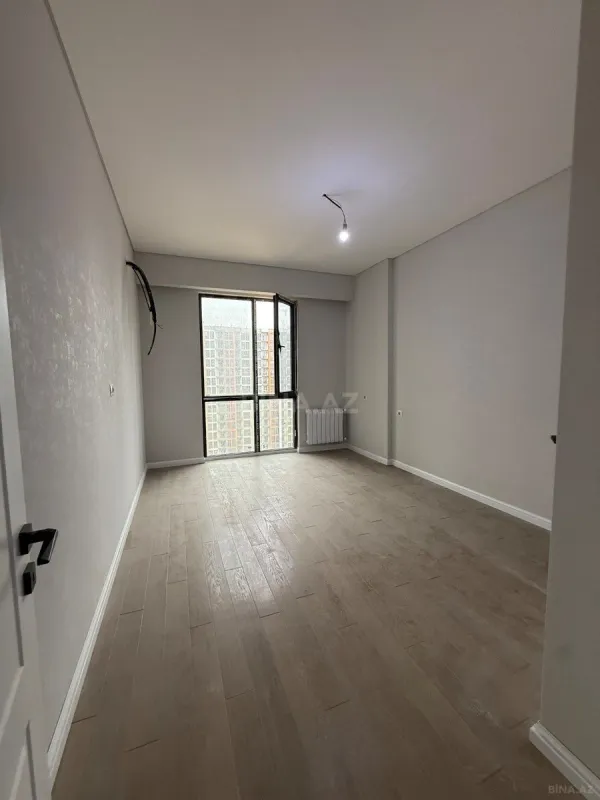 Satılır 4 otaqlı mənzil 107.7 m²
