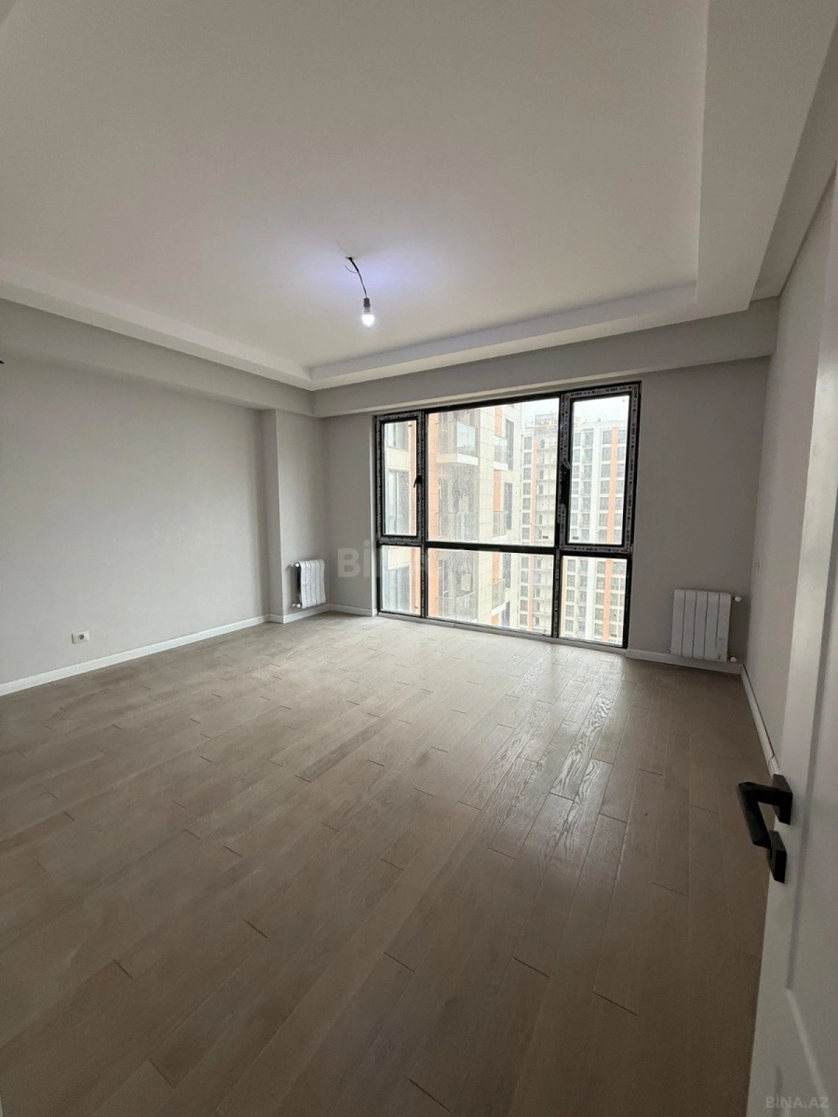 Satılır 4 otaqlı mənzil 107.7 m²