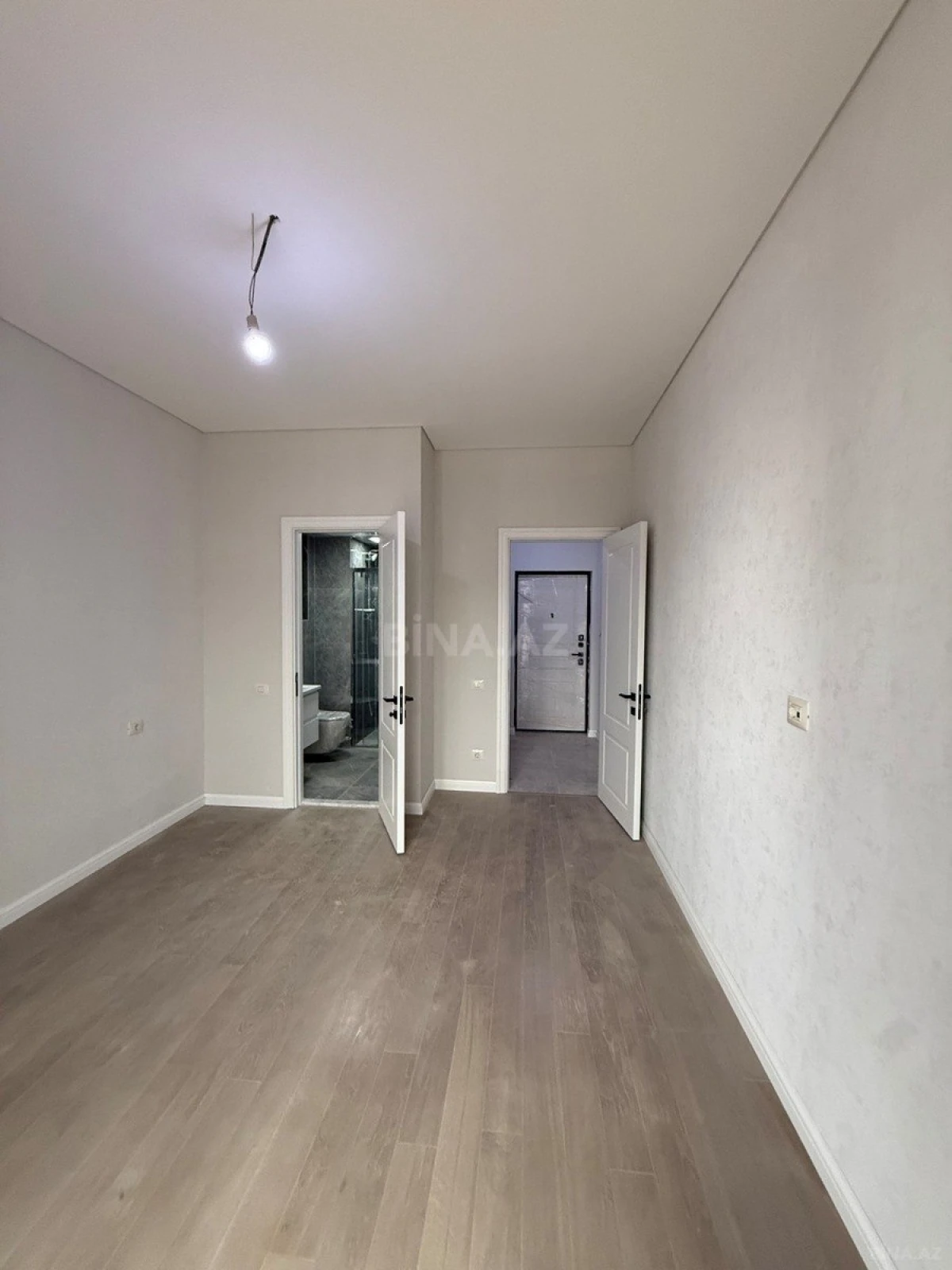 Satılır 4 otaqlı mənzil 107.7 m²