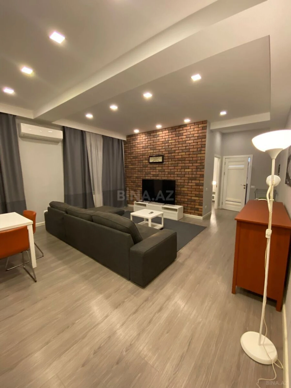 Kirayə verilir 2 otaqlı mənzil 60 m²