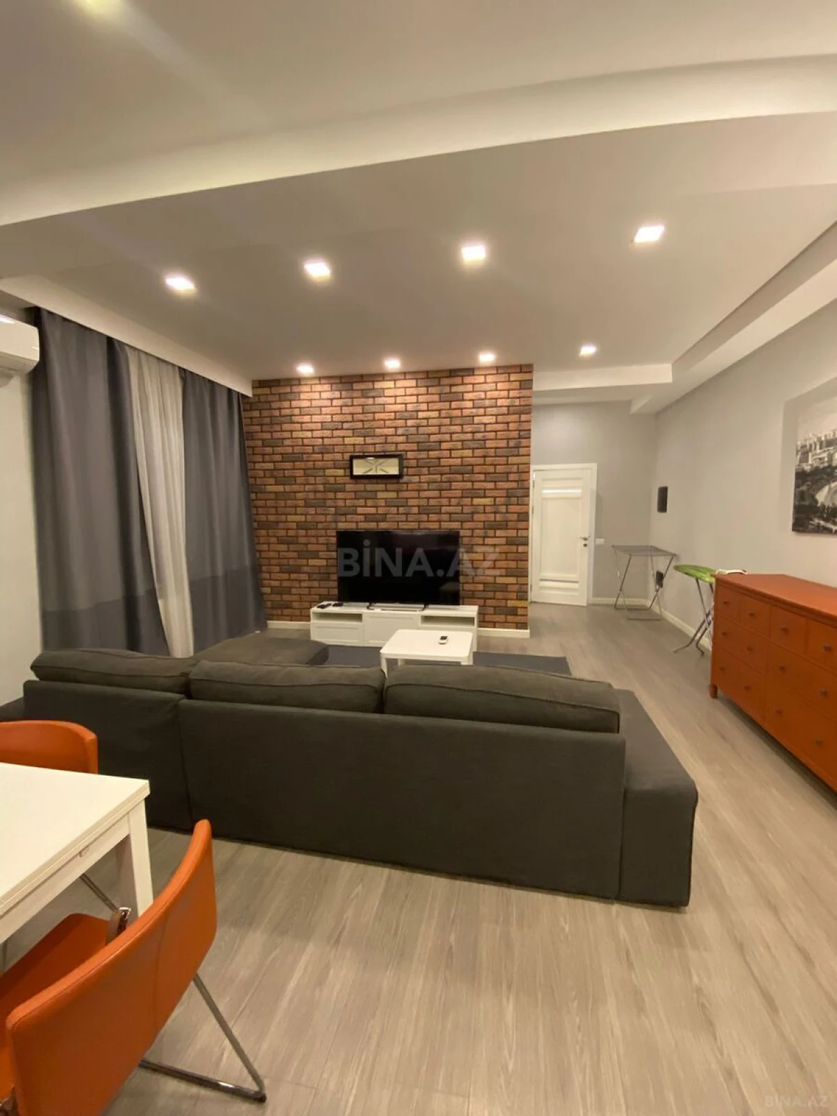 Kirayə verilir 2 otaqlı mənzil 60 m²