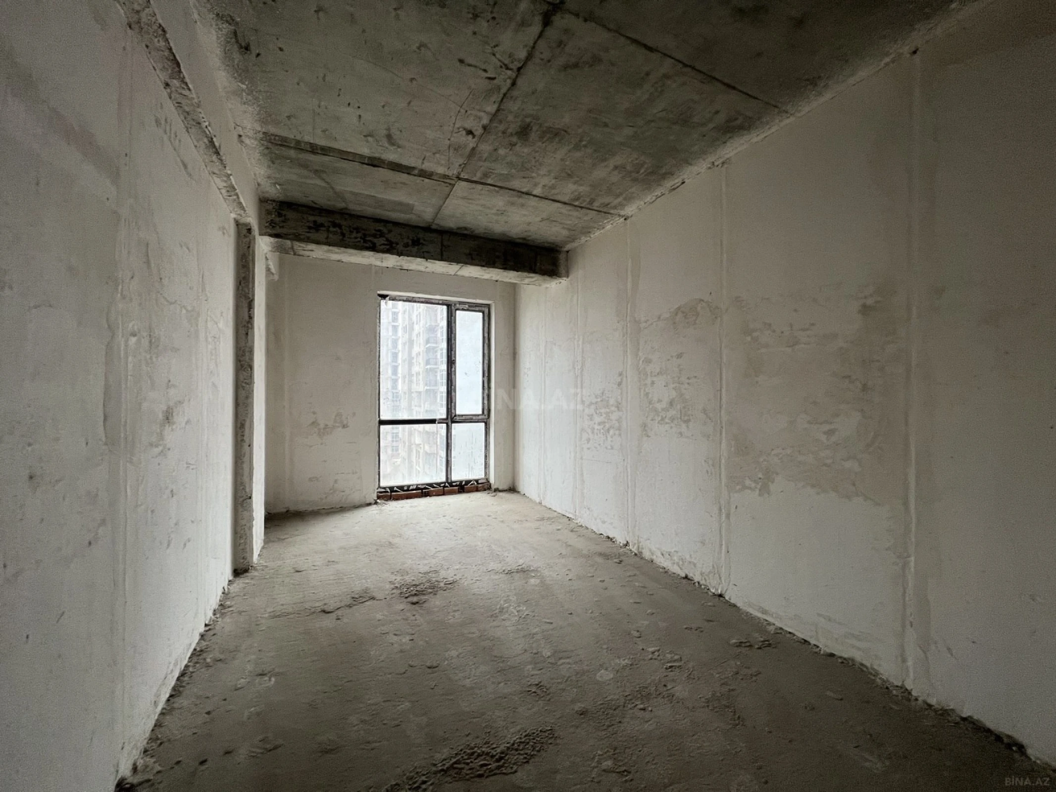 Satılır 4 otaqlı mənzil 146.3 m²