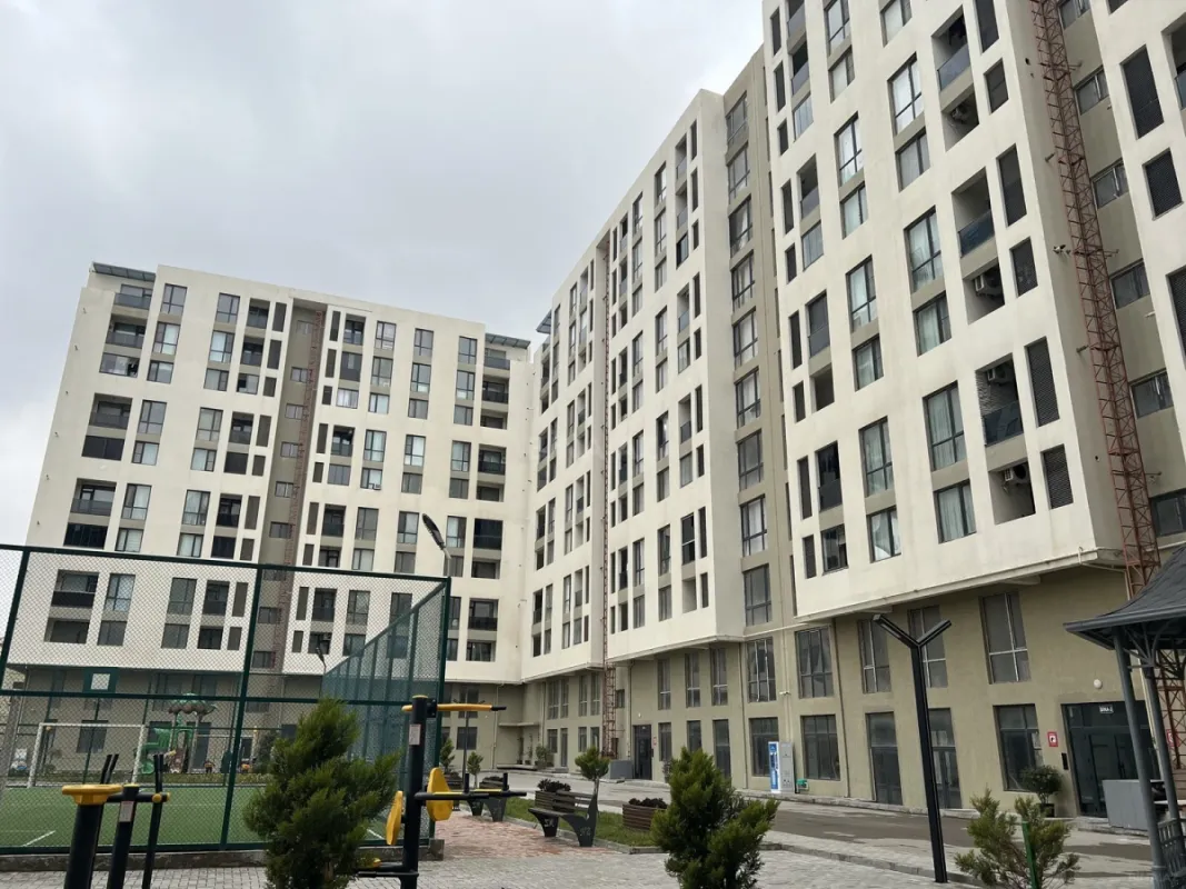 Satılır 4 otaqlı mənzil 146.3 m²