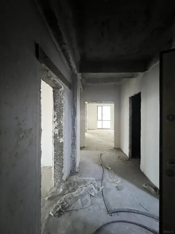 Satılır 4 otaqlı mənzil 146.3 m²