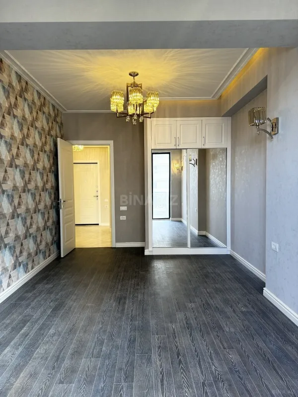 Satılır 2 otaqlı mənzil 79 m²