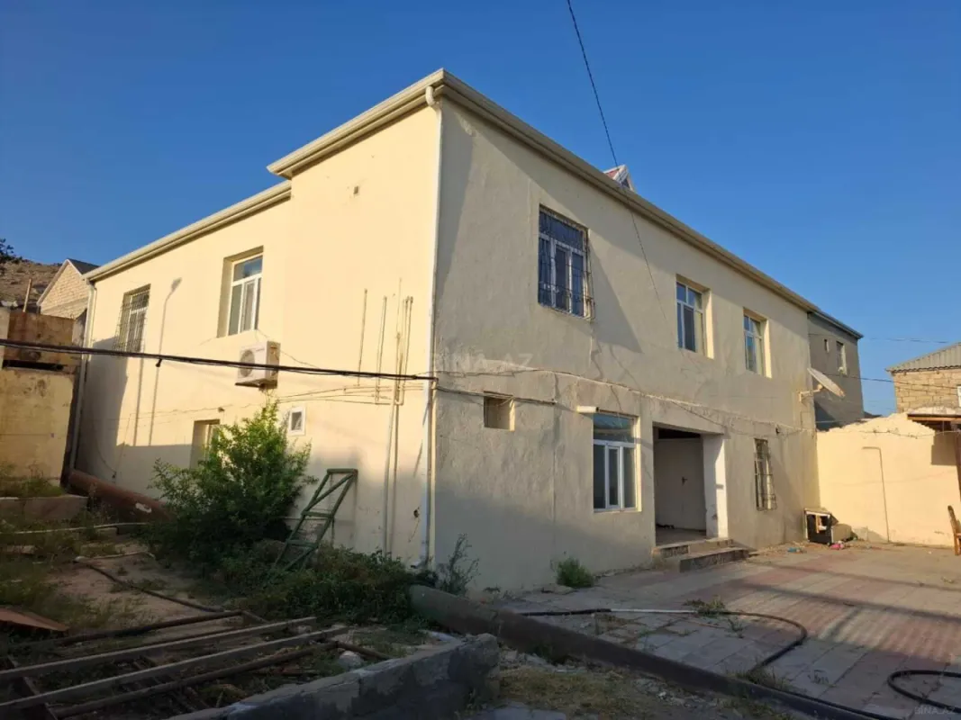 Satılır 7 otaqlı həyət evi 290 m²