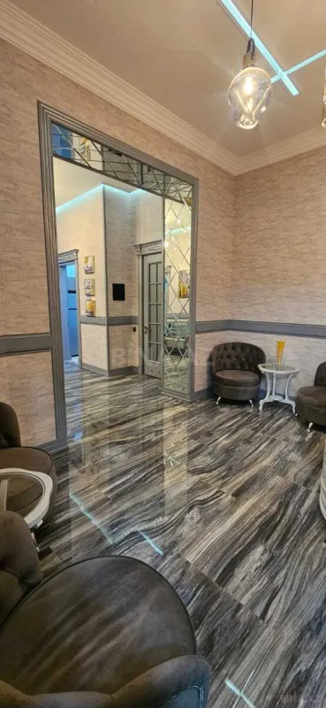 Kirayə verilir 6 otaqlı ofis 300 m²