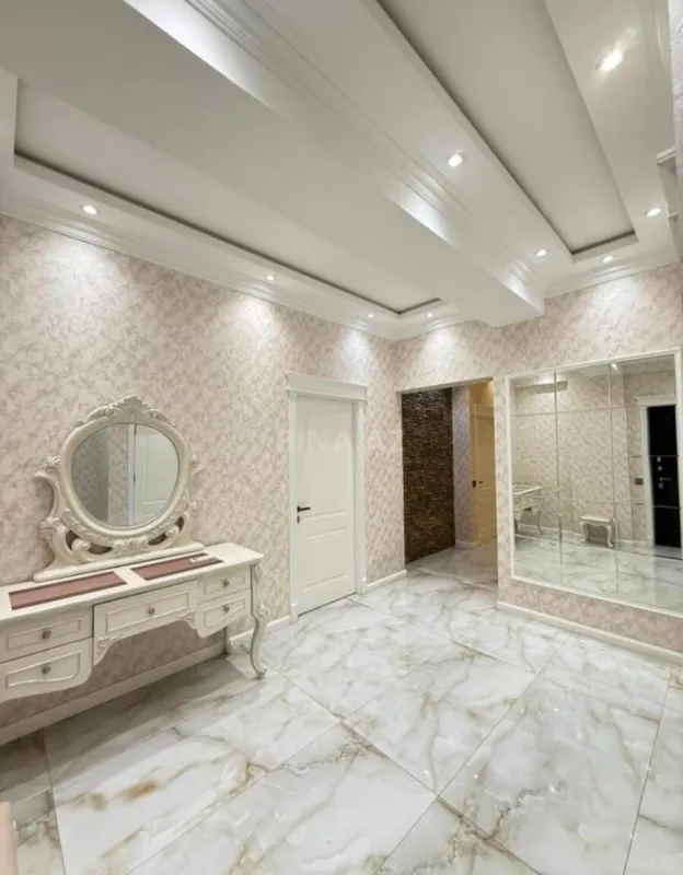 Satılır 3 otaqlı mənzil 120 m²