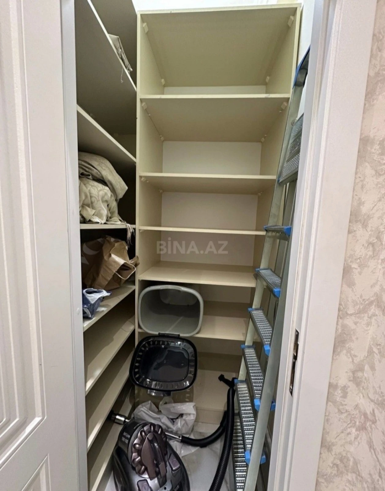 Satılır 3 otaqlı mənzil 120 m²