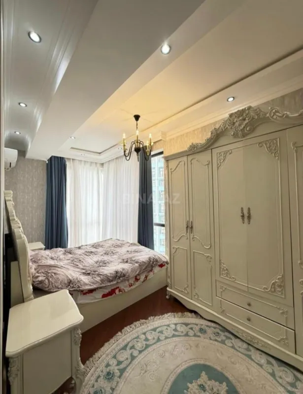 Satılır 3 otaqlı mənzil 120 m²