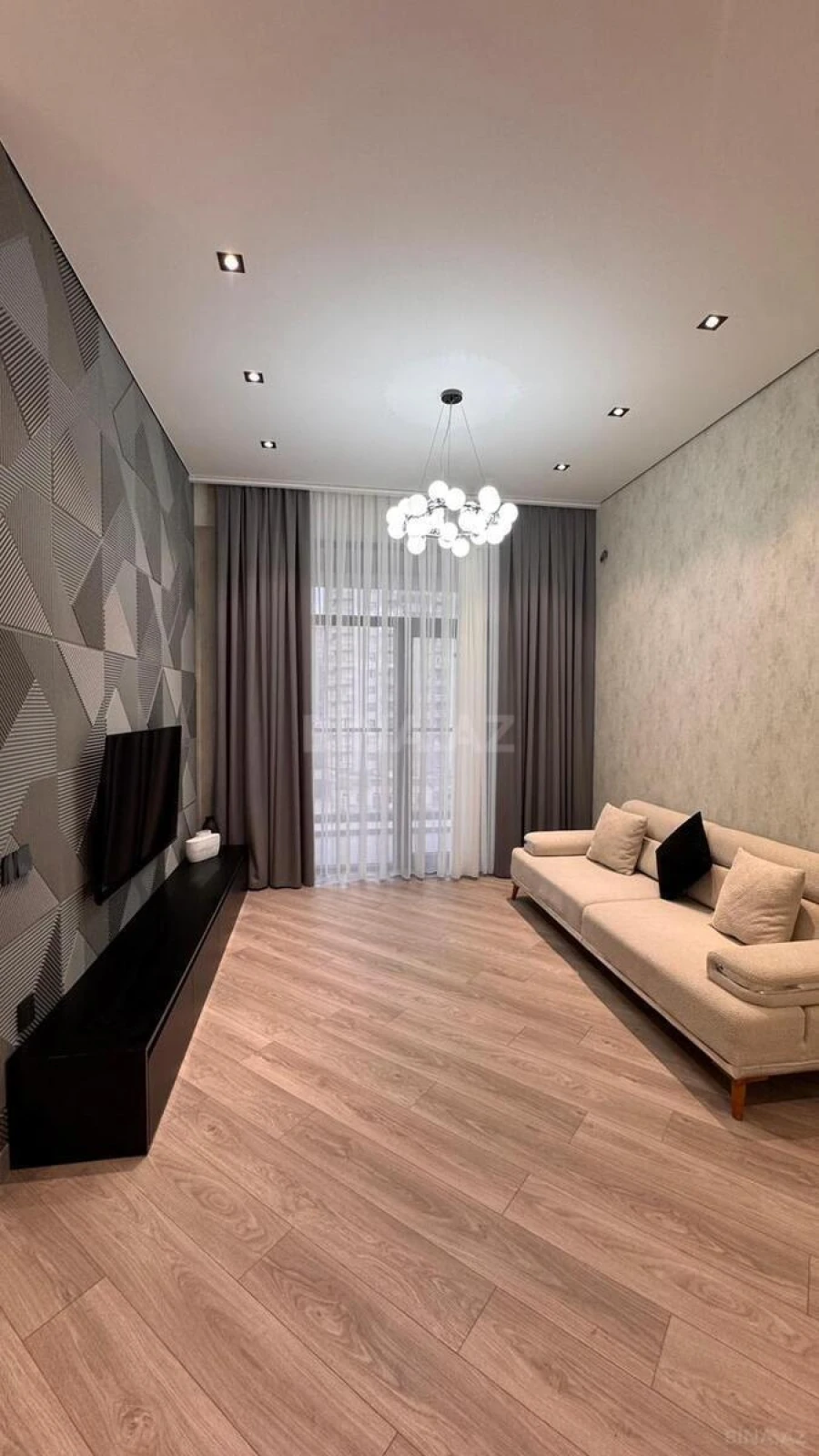 Kirayə verilir 2 otaqlı mənzil 73 m²