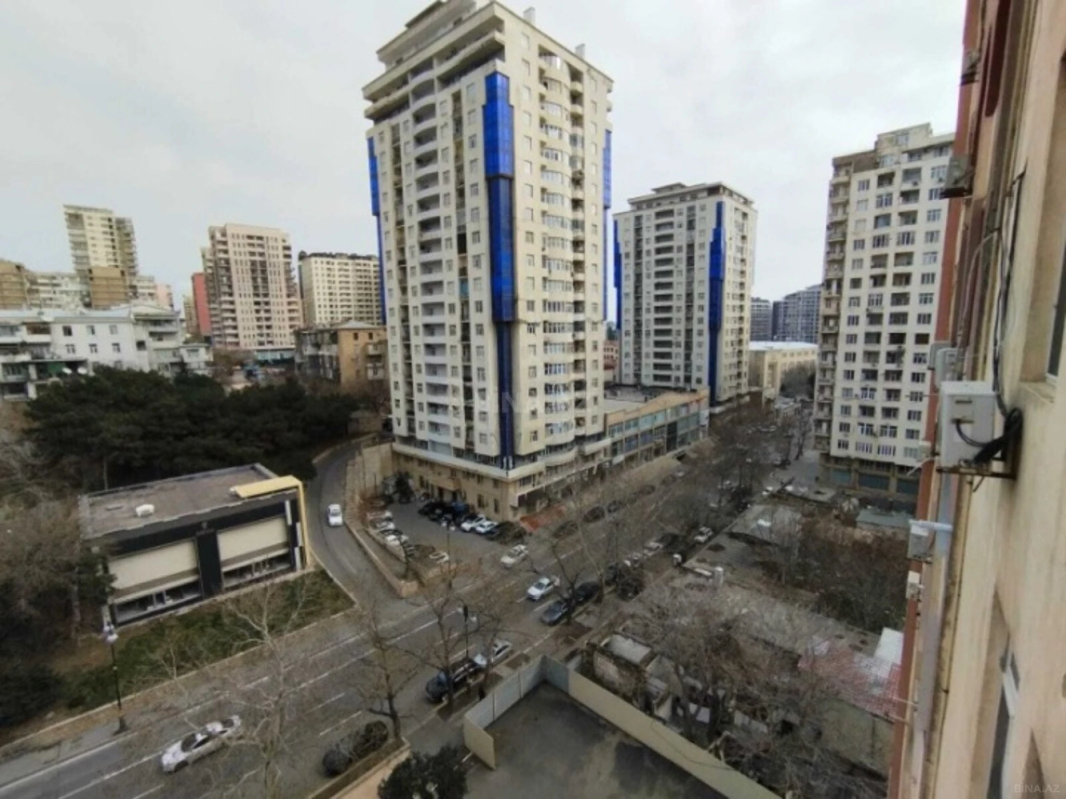 Satılır 2 otaqlı mənzil 90 m²