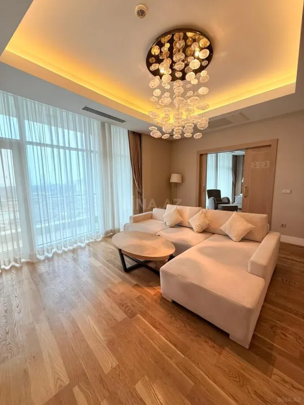 Kirayə verilir 4 otaqlı mənzil 350 m²