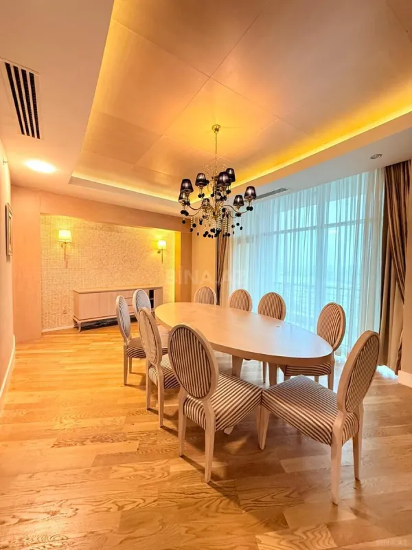 Kirayə verilir 4 otaqlı mənzil 350 m²