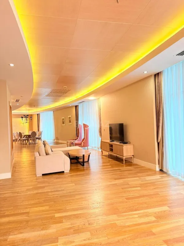 Kirayə verilir 4 otaqlı mənzil 350 m²