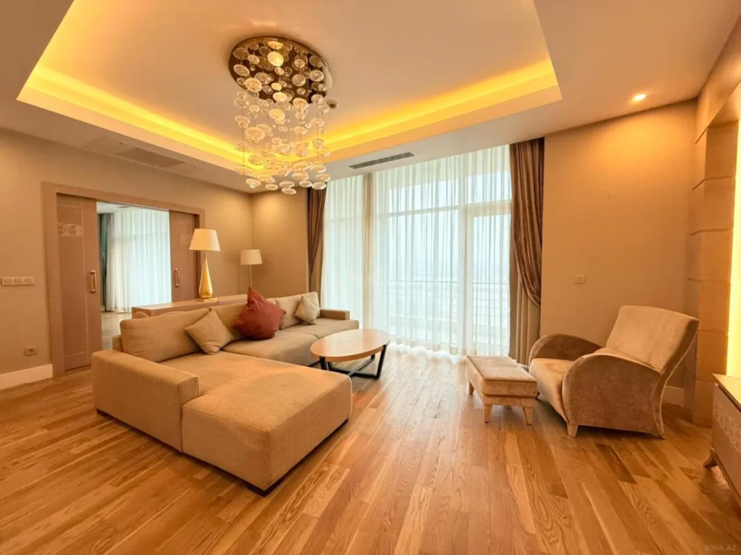Kirayə verilir 4 otaqlı mənzil 350 m²