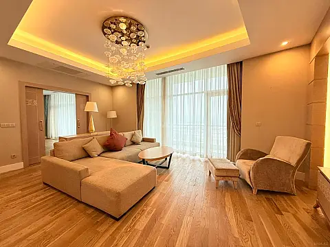Kirayə verilir 4 otaqlı mənzil 350 m²