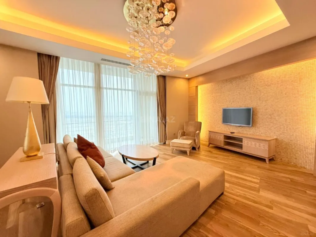 Kirayə verilir 4 otaqlı mənzil 350 m²