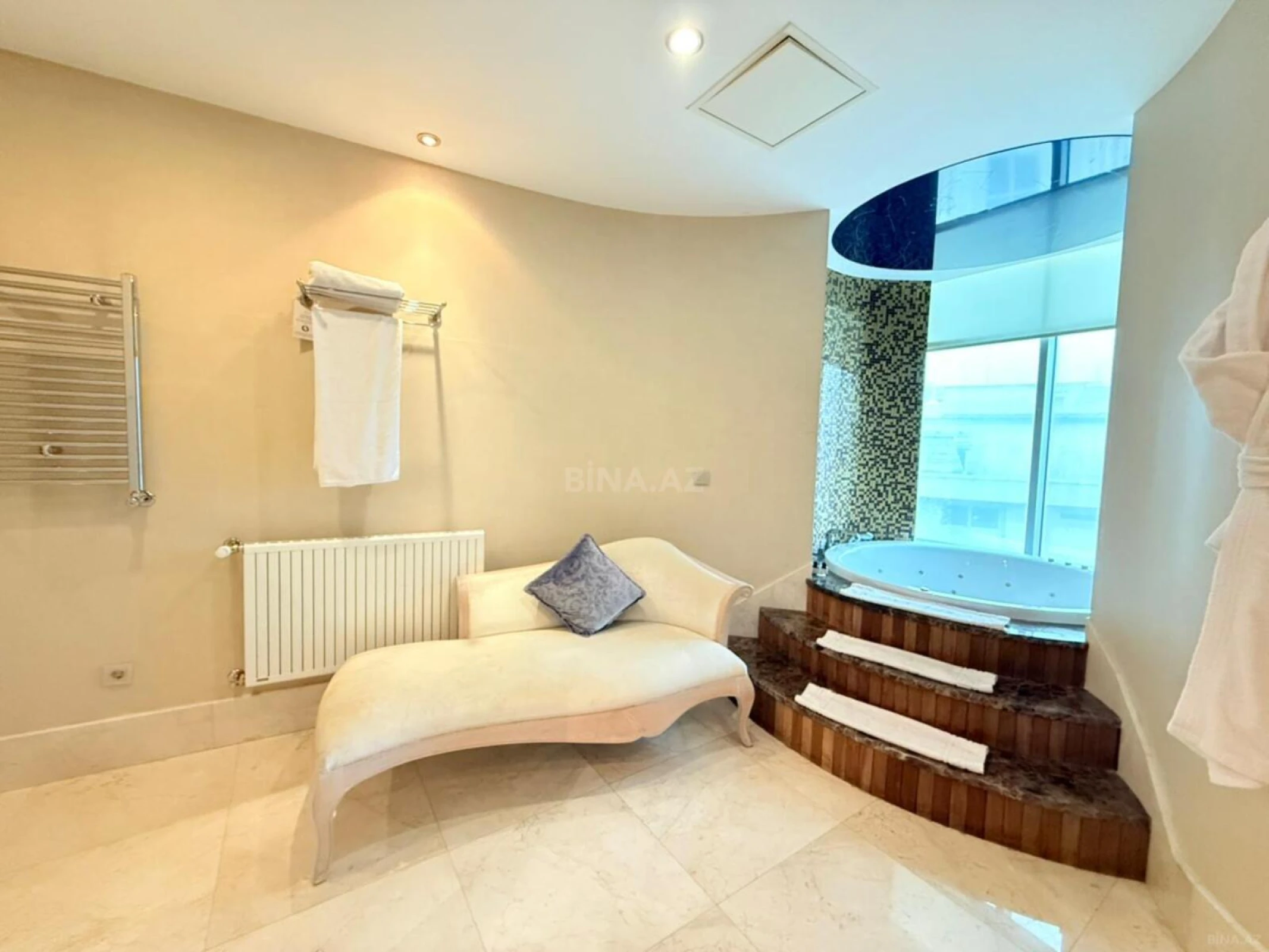 Kirayə verilir 4 otaqlı mənzil 350 m²