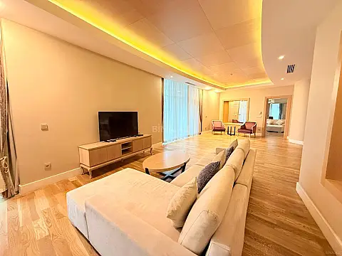 Kirayə verilir 4 otaqlı mənzil 350 m²