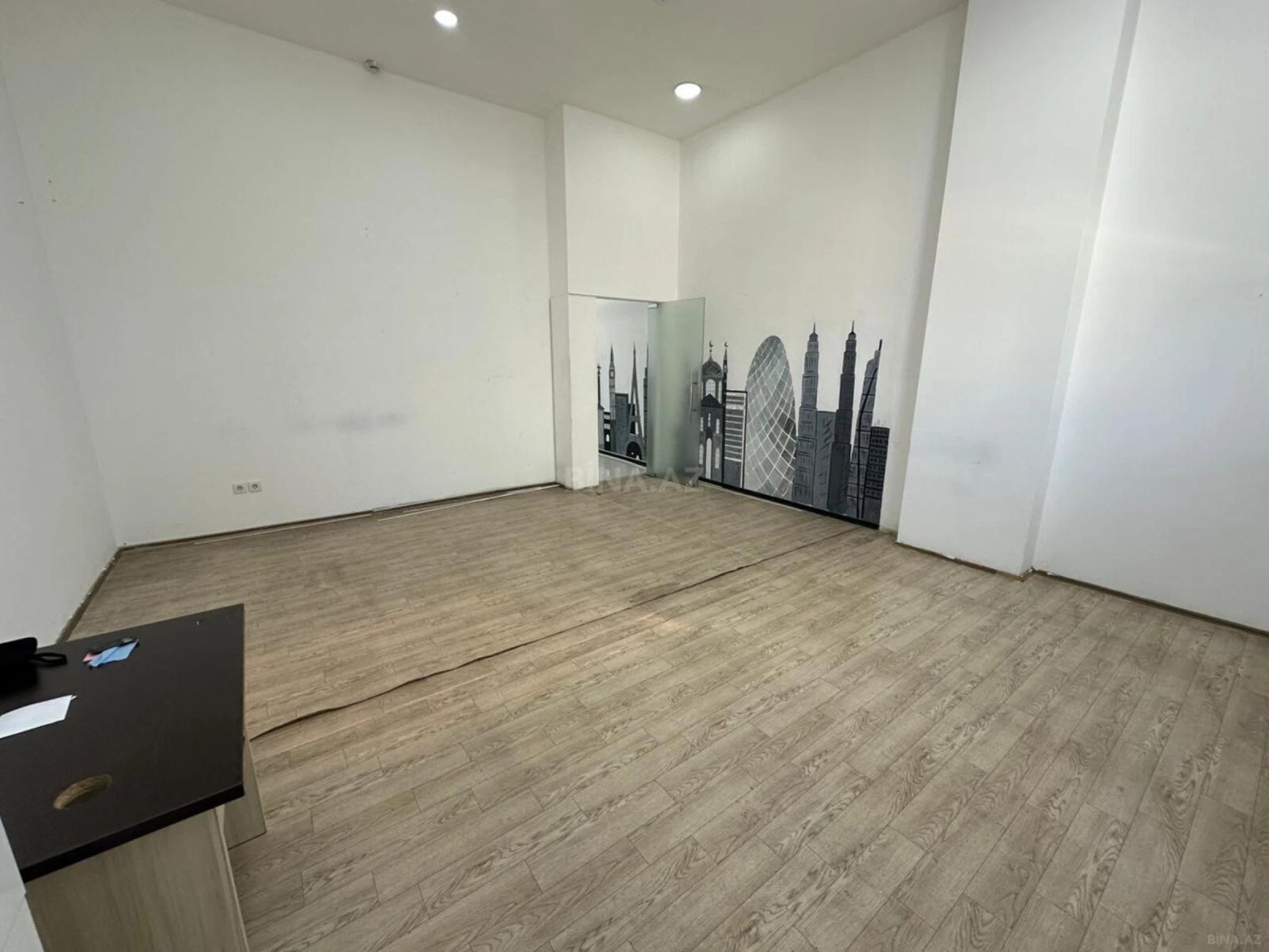 Kirayə verilir 3 otaqlı ofis 93 m²