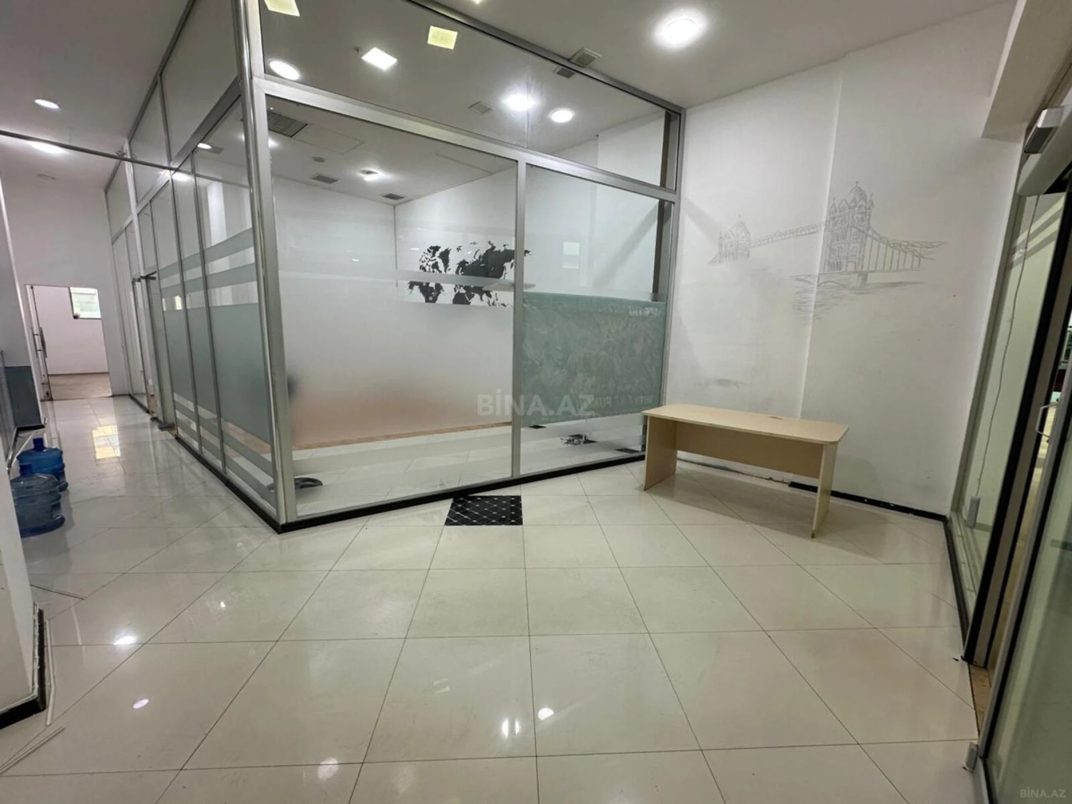 Kirayə verilir 3 otaqlı ofis 93 m²