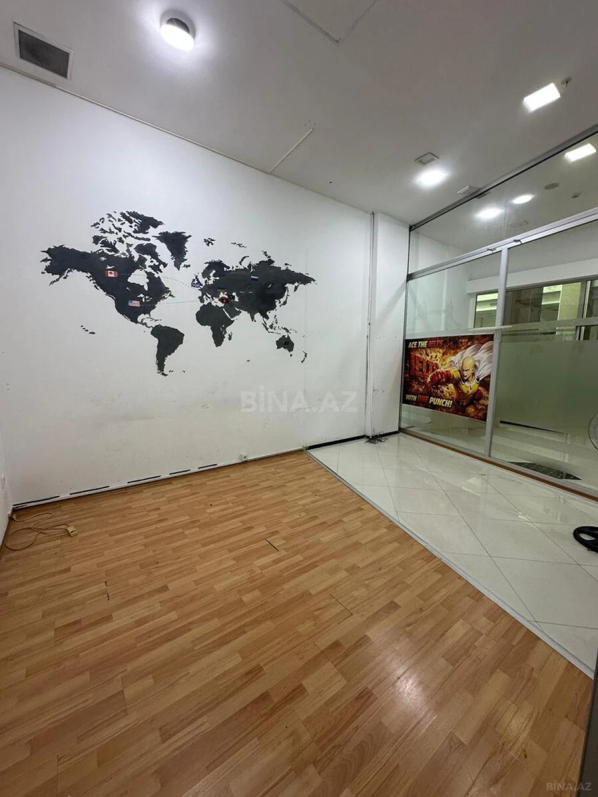 Kirayə verilir 3 otaqlı ofis 93 m²