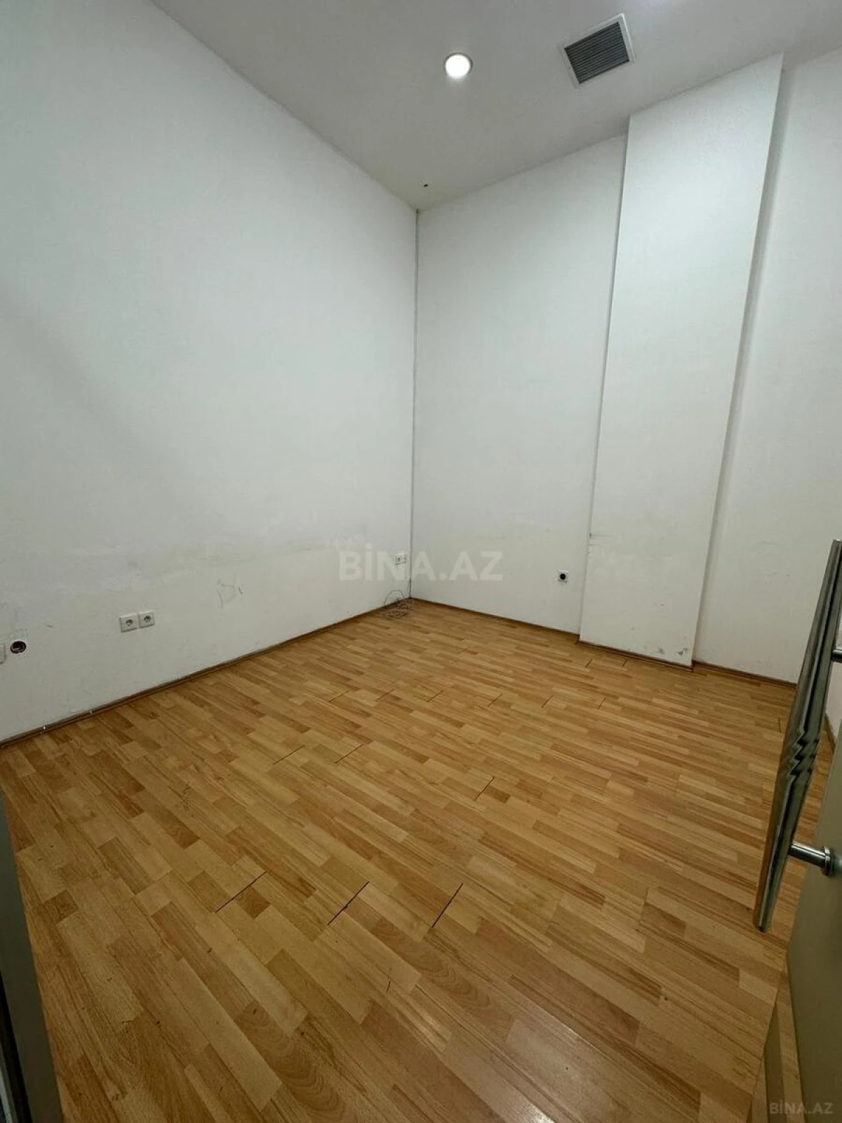 Kirayə verilir 3 otaqlı ofis 93 m²