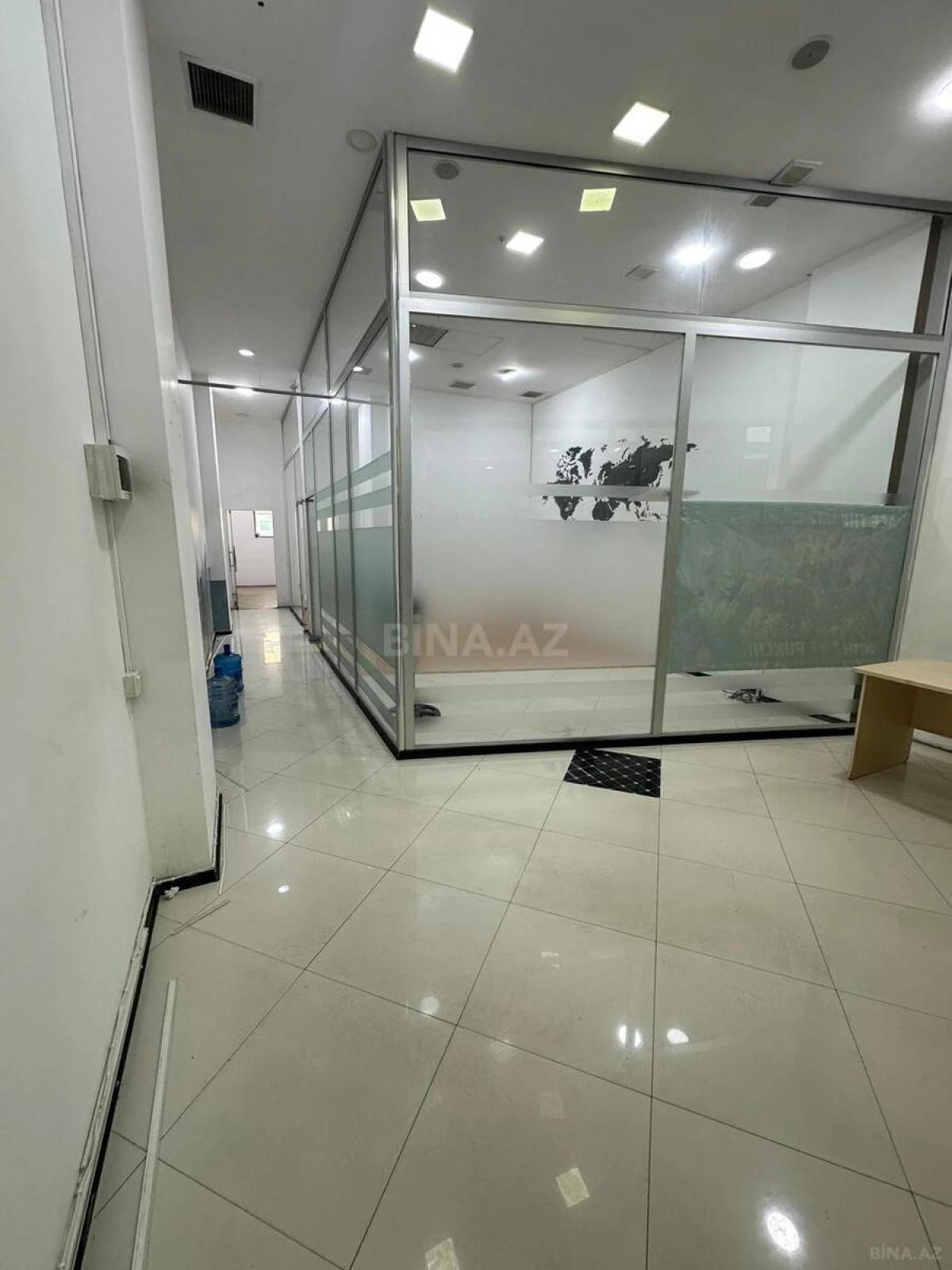 Kirayə verilir 3 otaqlı ofis 93 m²
