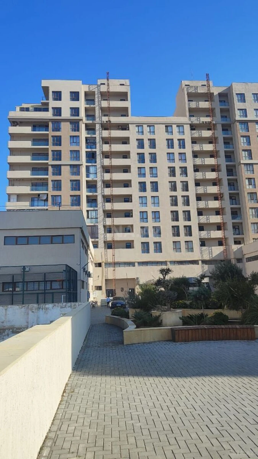 Satılır 2 otaqlı mənzil 85 m²