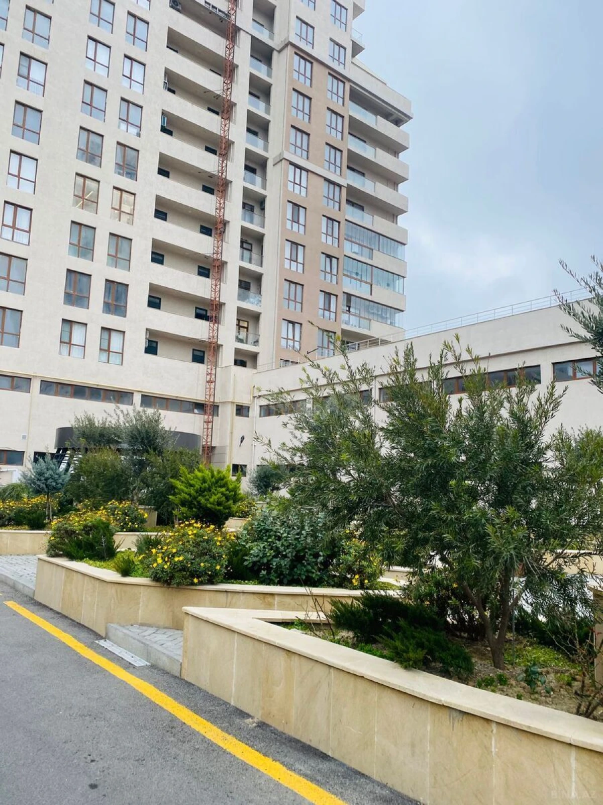 Satılır 2 otaqlı mənzil 85 m²