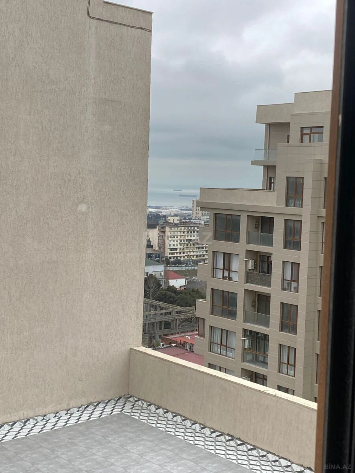 Satılır 2 otaqlı mənzil 85 m²