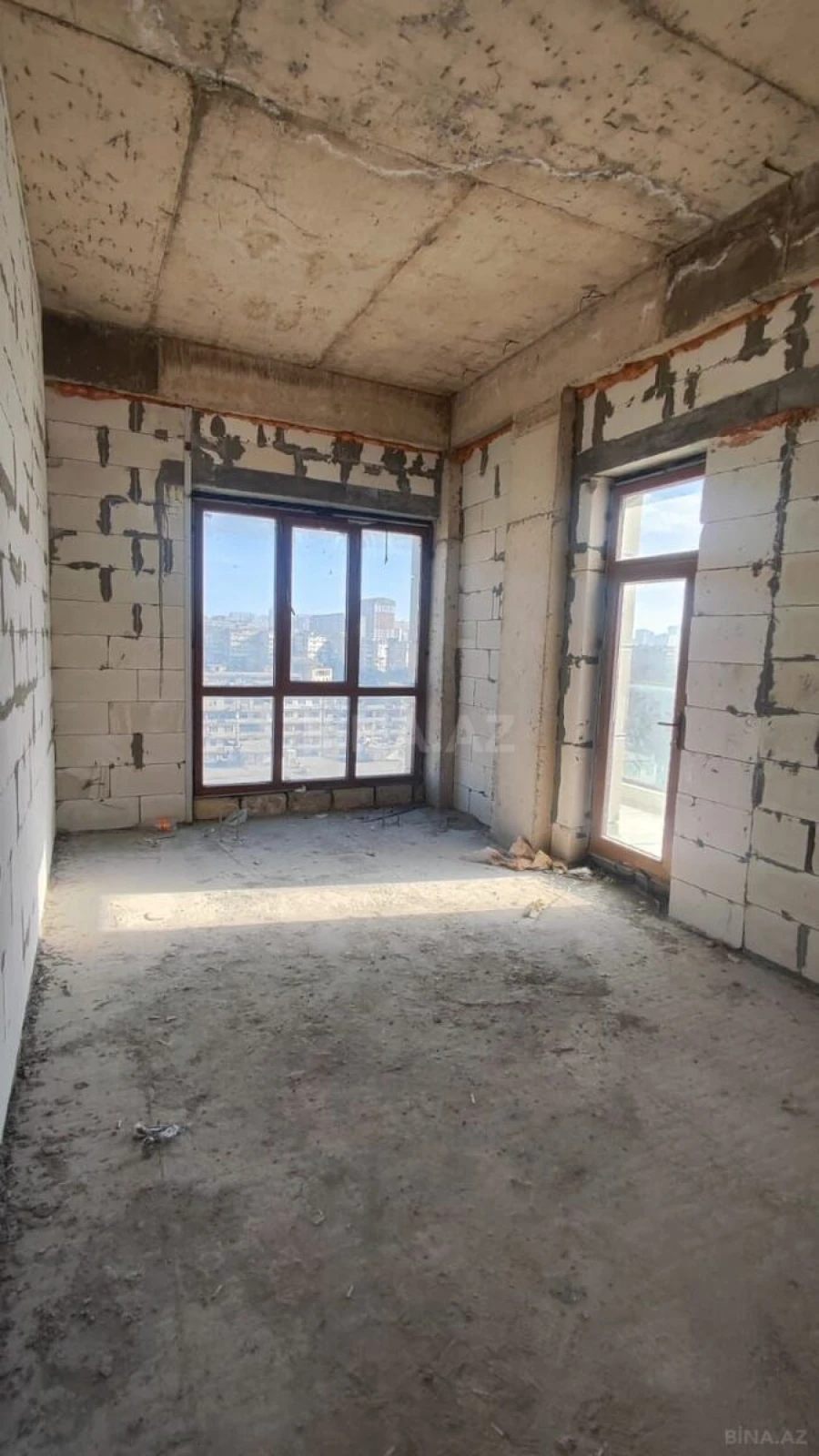 Satılır 2 otaqlı mənzil 85 m²