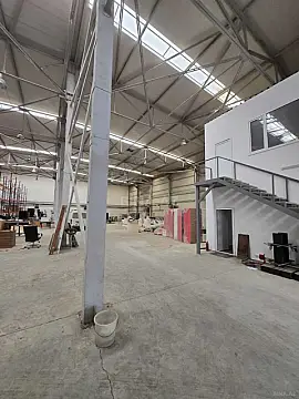 Kirayə verilir obyekt 2000 m²