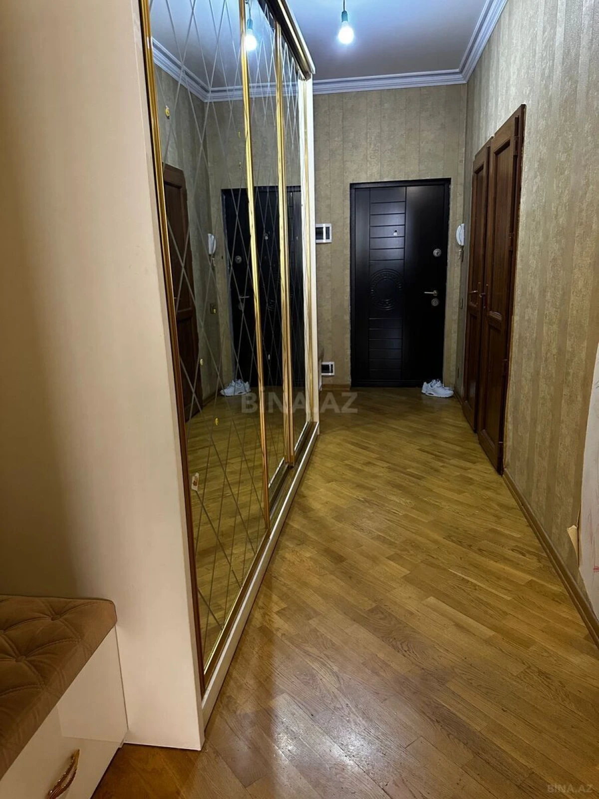 Satılır 3 otaqlı mənzil 106 m²