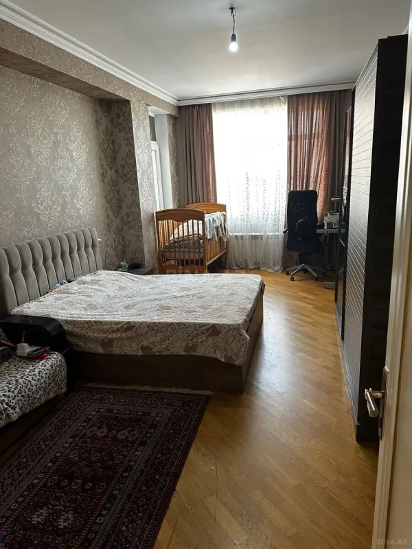Satılır 3 otaqlı mənzil 106 m²