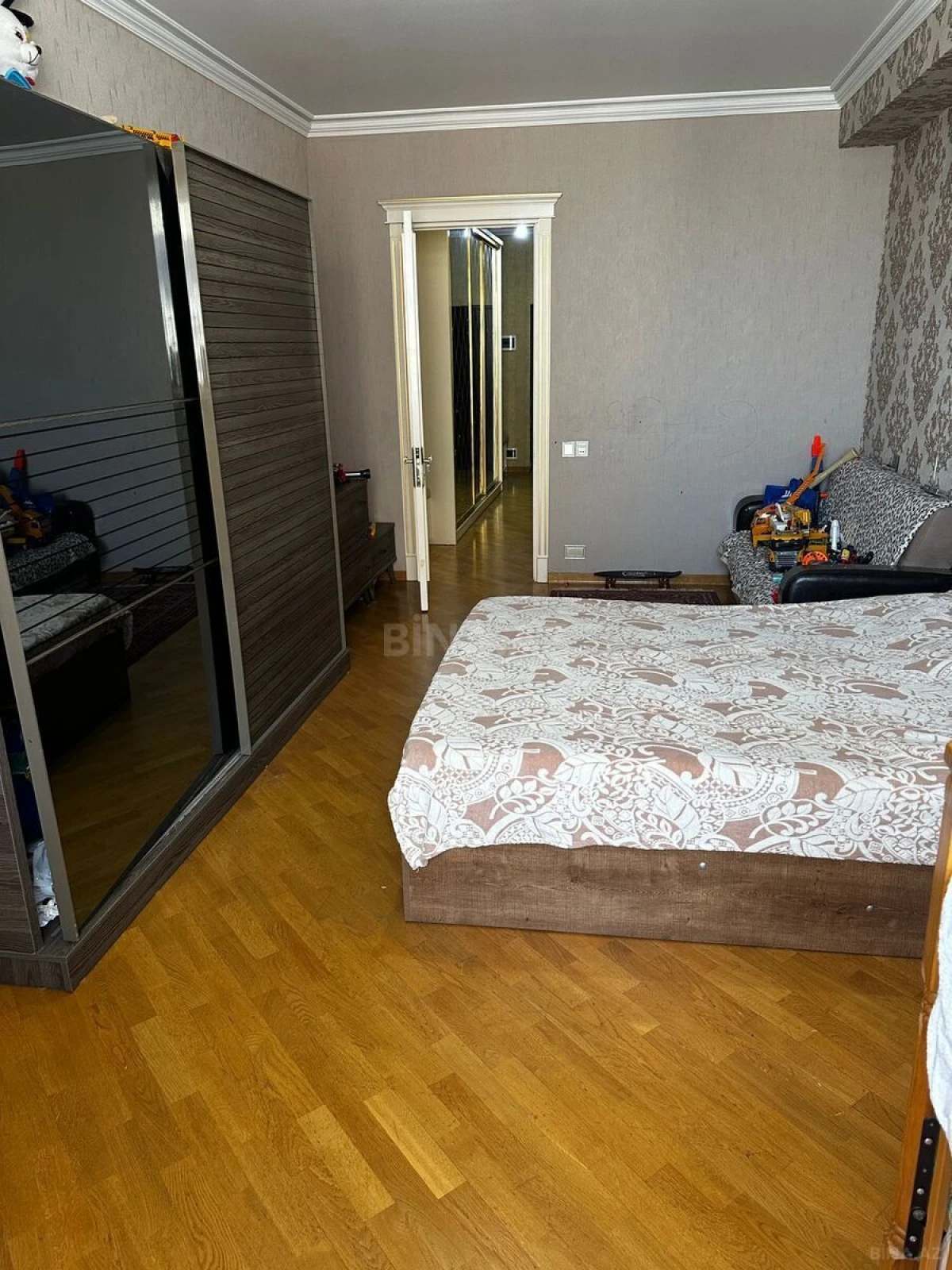 Satılır 3 otaqlı mənzil 106 m²
