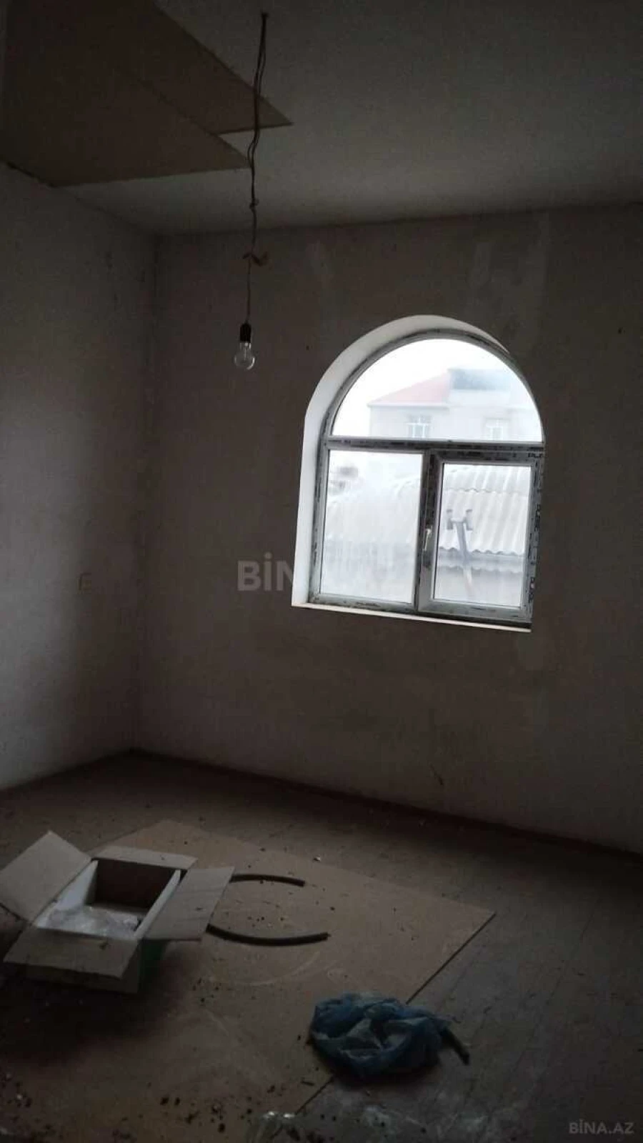 Satılır 4 otaqlı həyət evi 160 m²
