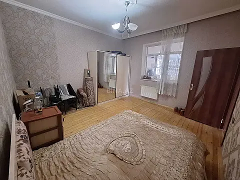 Satılır 4 otaqlı həyət evi 140 m²